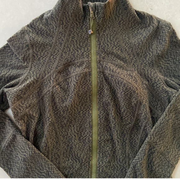 Lululemon Define Luon jacket. Size 10 - Picture 3 of 8